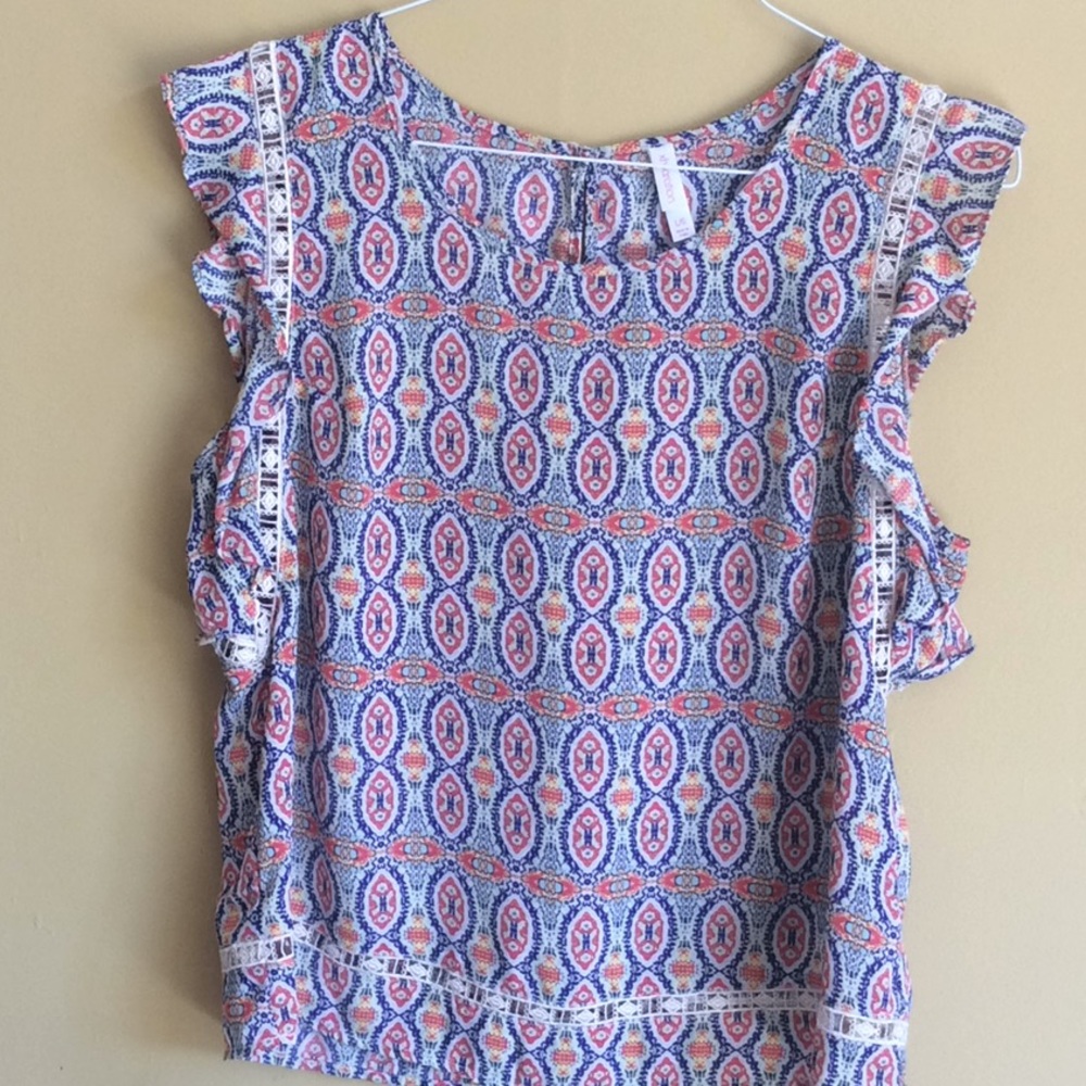 Sleeveless blouse
